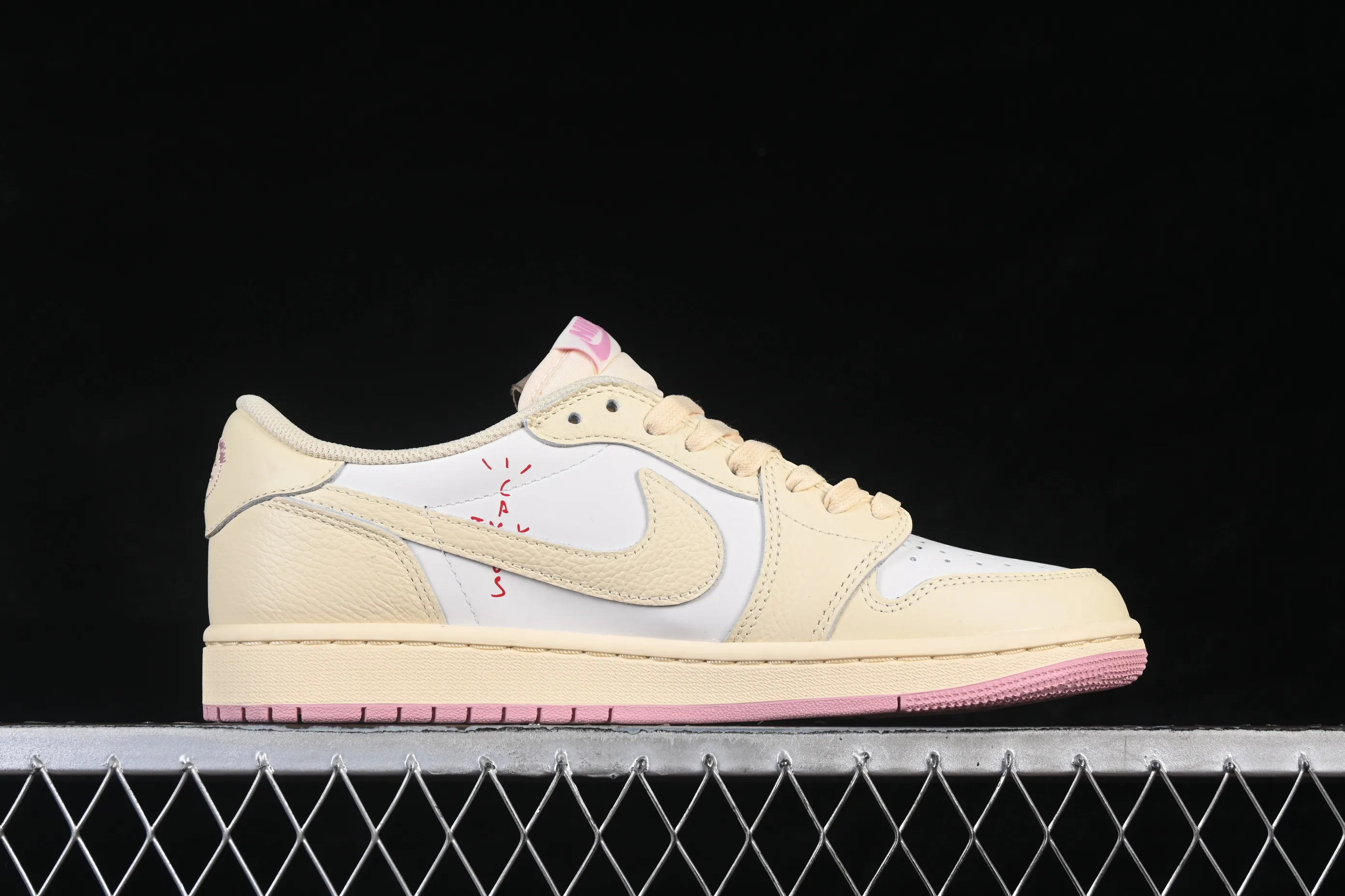 All Categories Air Jordan Jordan series basketball shoes Air Jordan 1 Low Travis Scott x Air Jordan 1 Low OG AJ1 Joe 1 joint overhead hook IQ7604-100